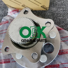 Load image into Gallery viewer, Rear Wheel Hub for Toyota 42450-33010